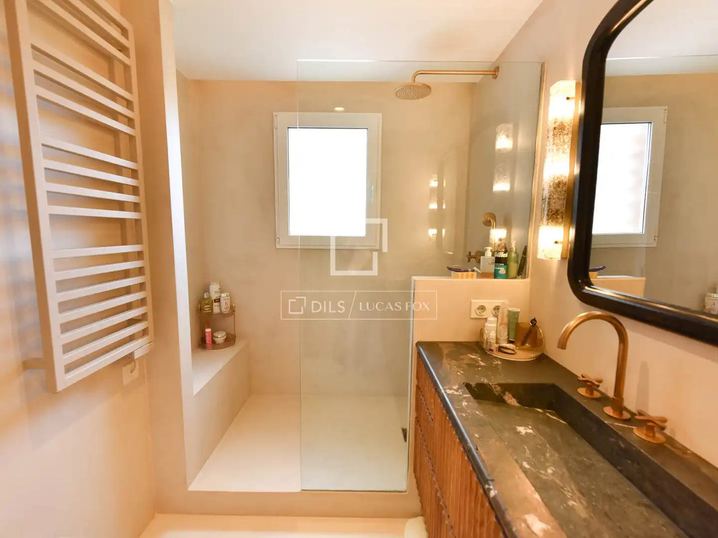 Bathroom of Flat for sale in Barcelona  with Air Conditioner, Heating and Terrace