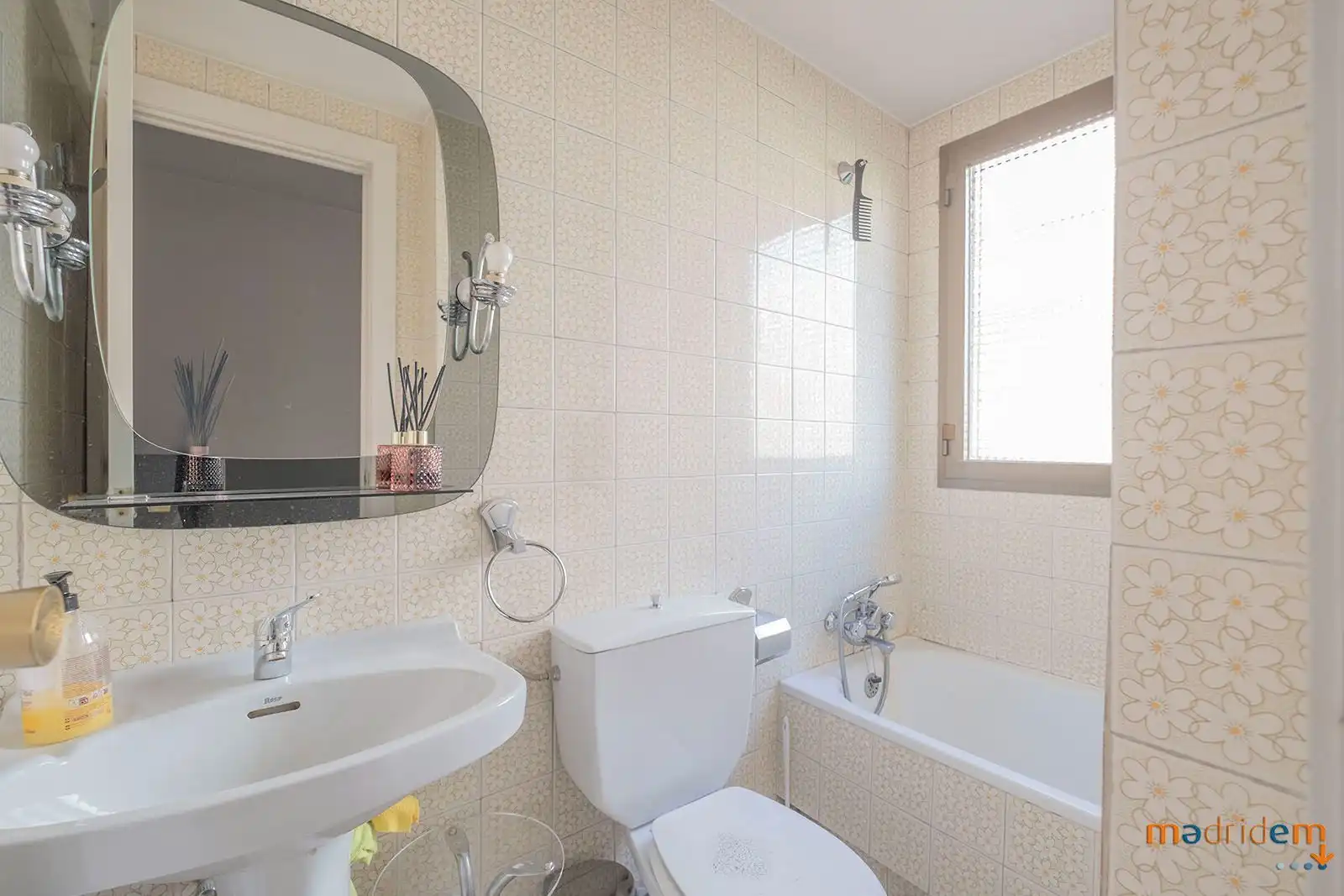 Bathroom of Apartments for sale in Madrid  with Air Conditioner, Heating and Private garden