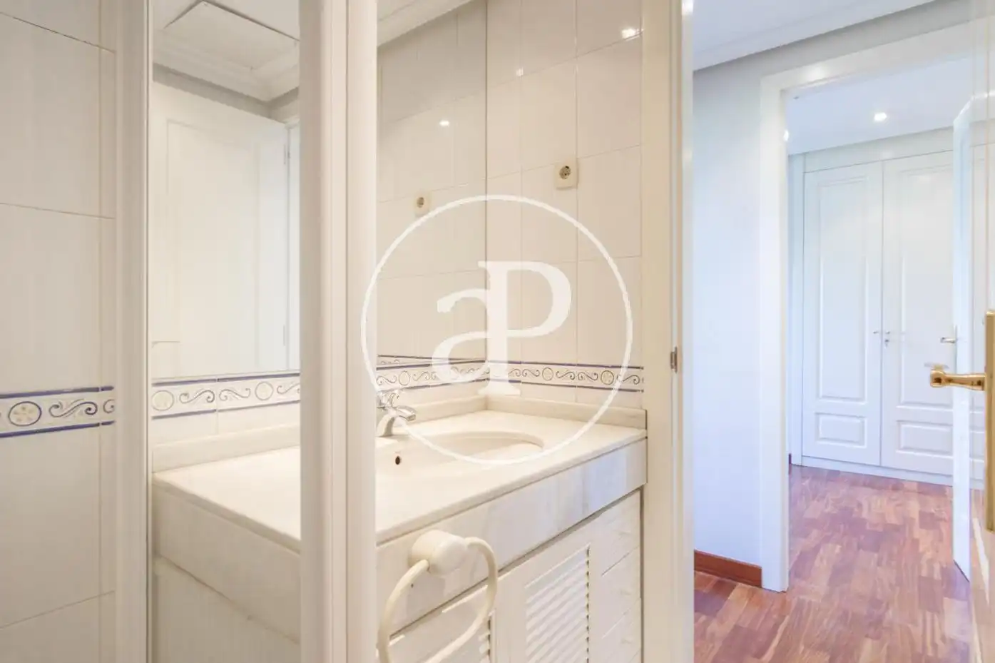 Bathroom of Flat for rent in La Moraleja  with Air Conditioner, Heating and Terrace