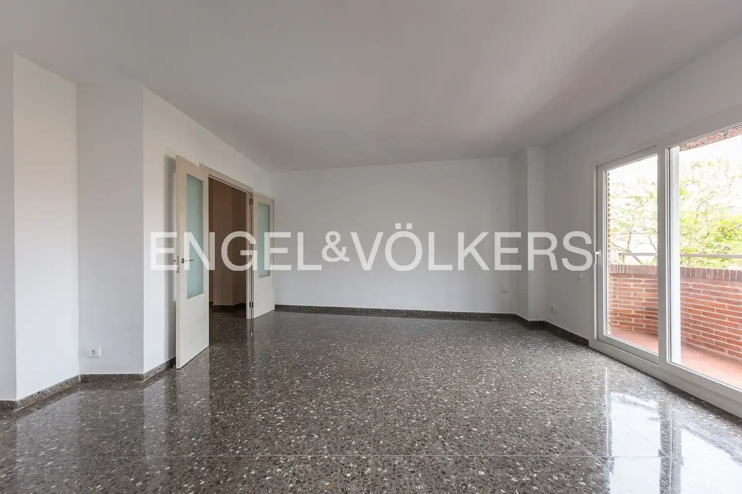 Piso de alquiler en Valencia con Calefacción y Balcón