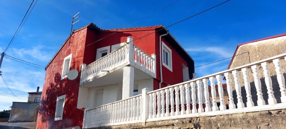 Exterior view of House or chalet for sale in Ruiloba