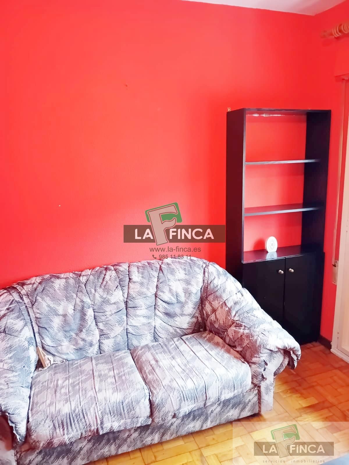 Sala d'estar de Pis en venda en Gijón  amb Moblat