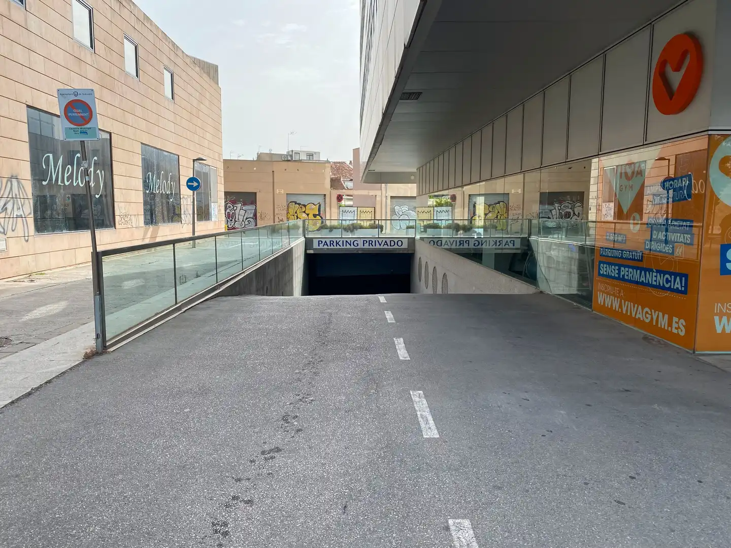 Parking de Oficina en venta en Sabadell con Calefacción