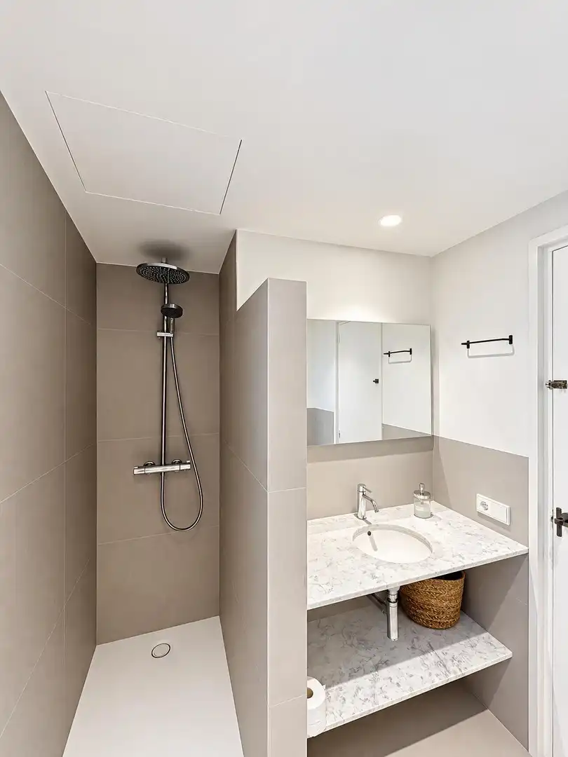 Baño de Apartamento en venta en Palafrugell con Calefacción, Jardín privado y Amueblado