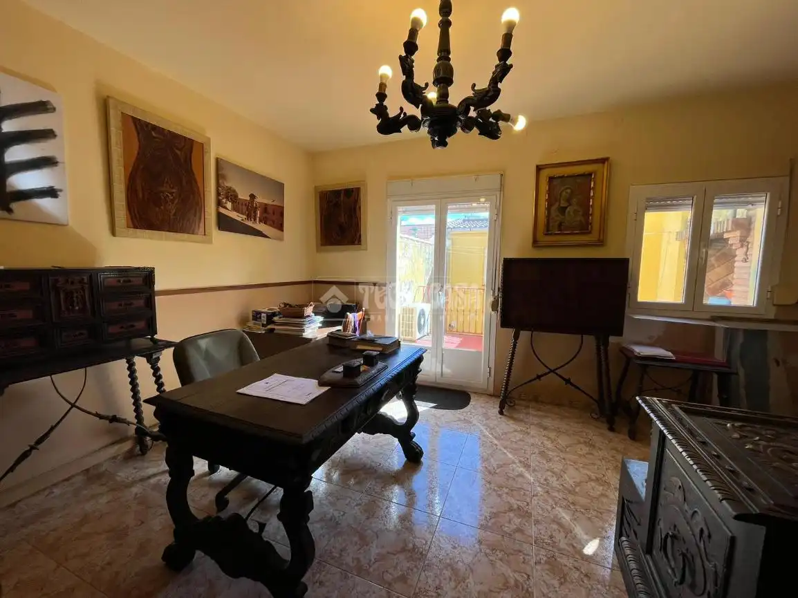 Casa adosada en venta en Linares con Aire acondicionado y Calefacción