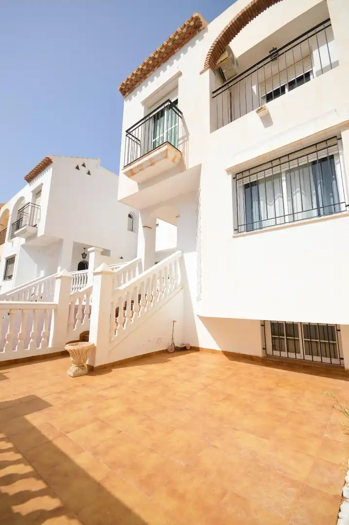 Vista exterior de Casa o chalet en venta en Huércal de Almería con Aire acondicionado, Calefacción y Terraza