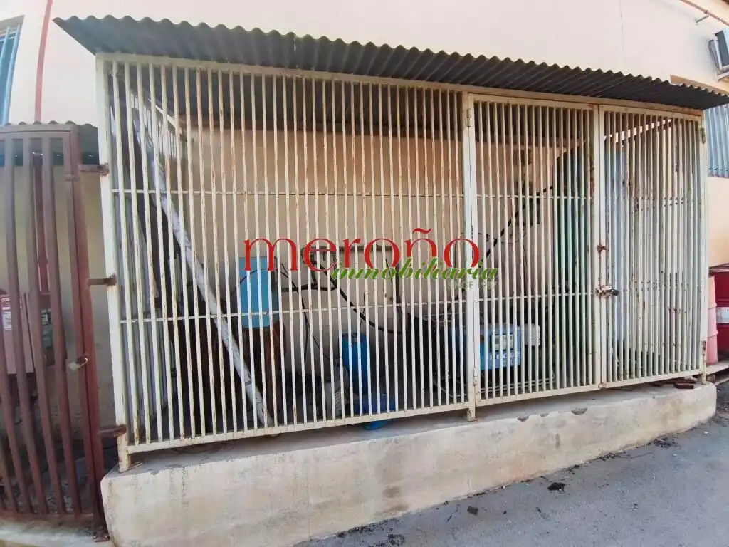 Außenansicht von Fabrikhallen zum Verkauf in Elche / Elx
