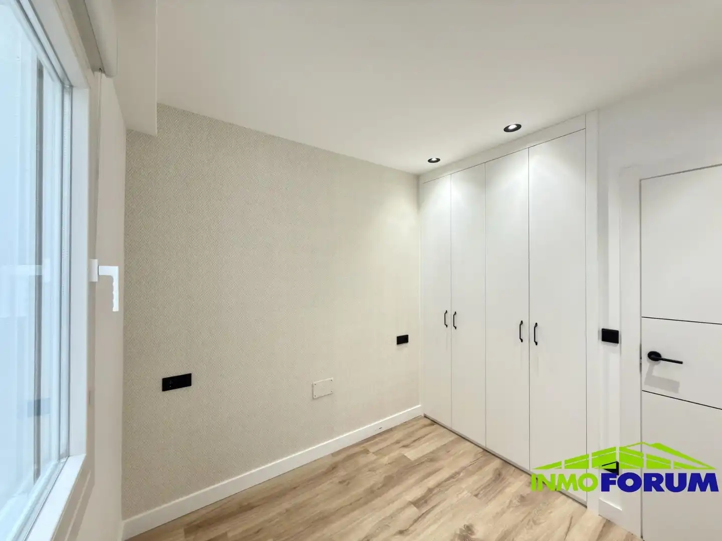 Piso en venta en A Coruña Capital  con Calefacción y Trastero