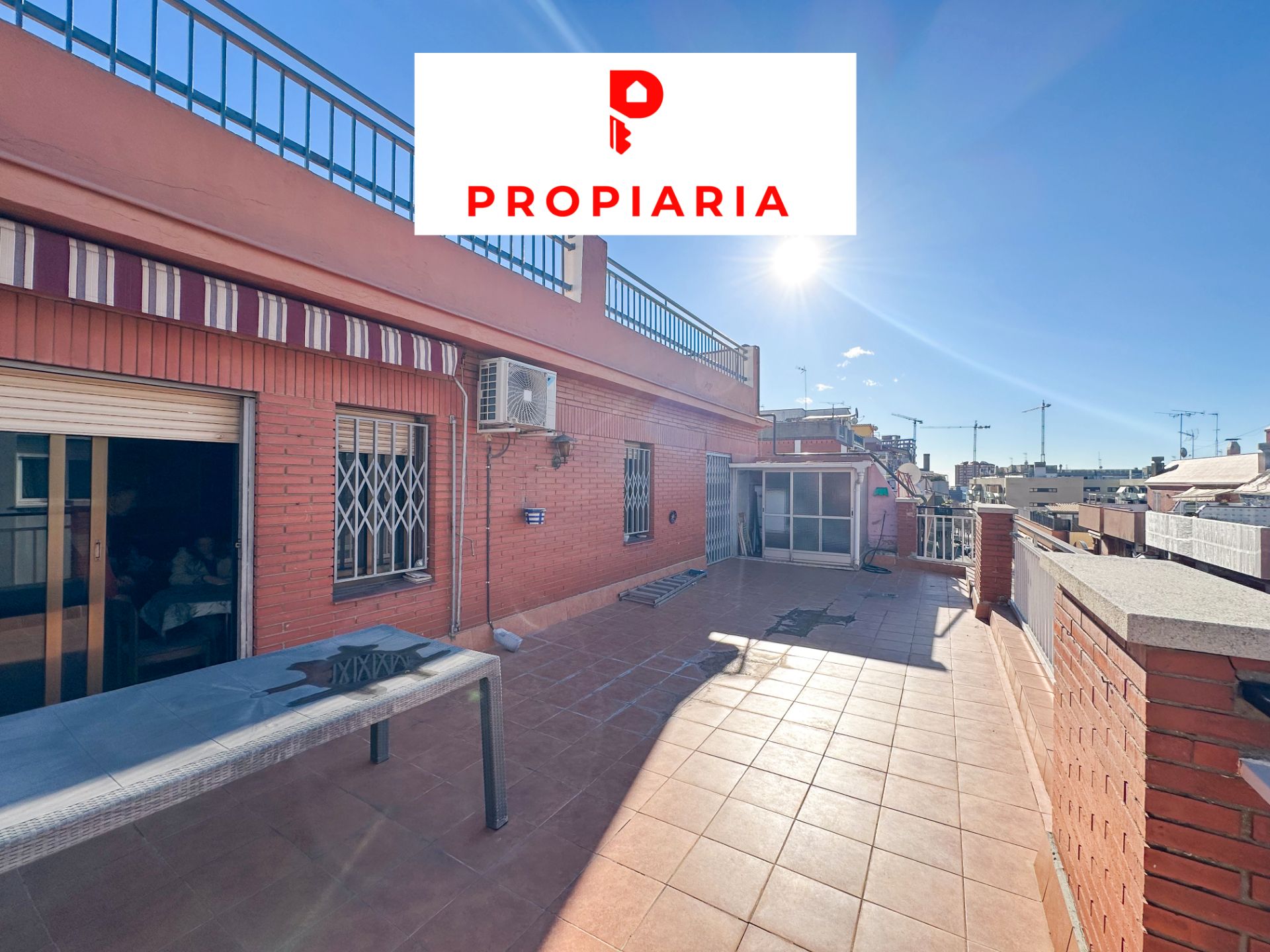 Exterior view of Attic for sale in Esplugues de Llobregat  with Air Conditioner, Heating and Terrace
