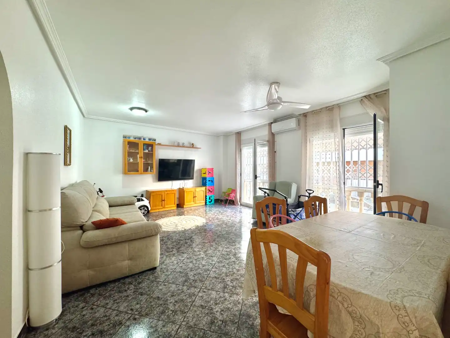 Sala de estar de Piso en venta en San Pedro del Pinatar con Aire acondicionado, Amueblado y Horno