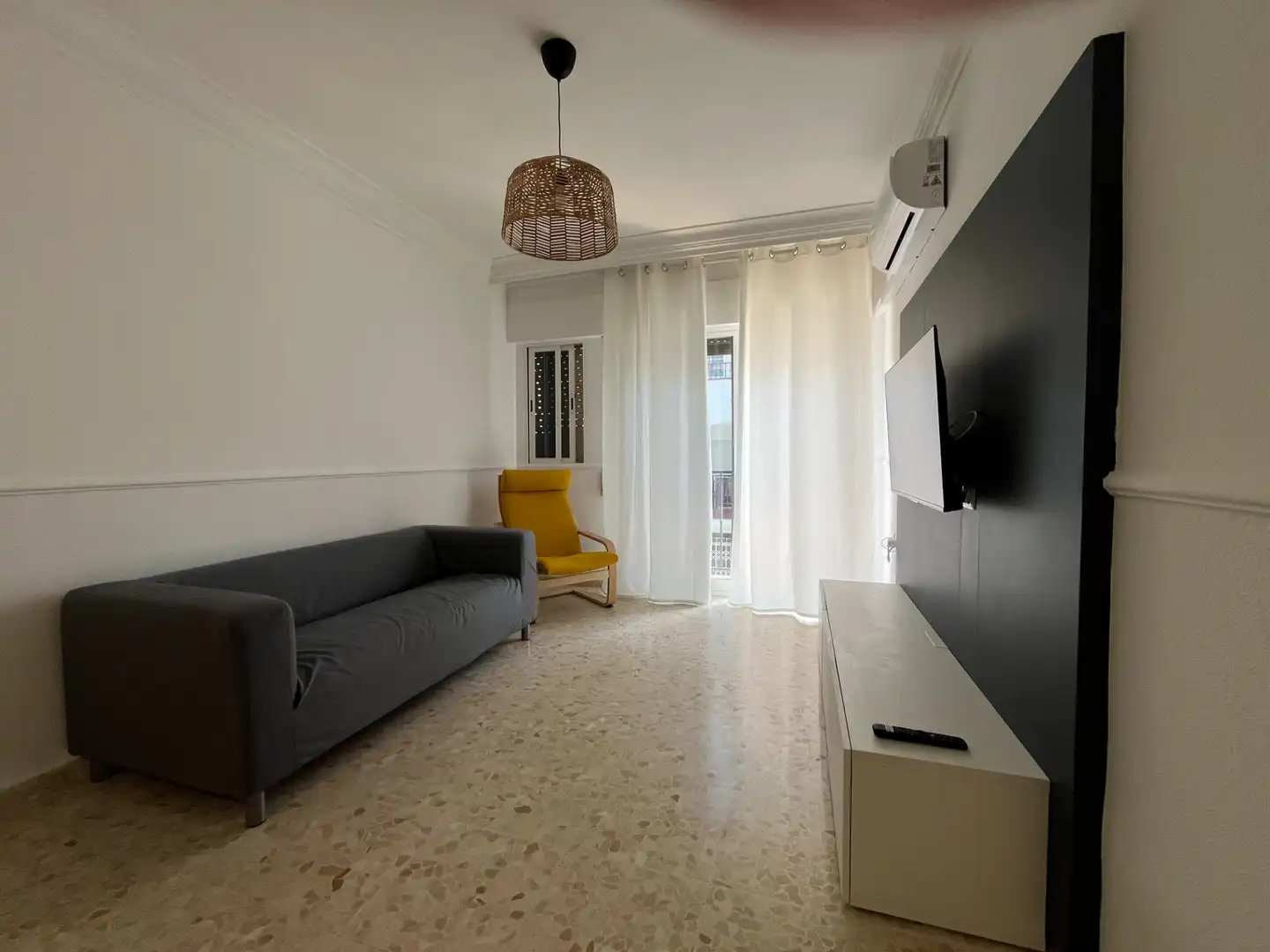 Sala de estar de Piso de alquiler en Salobreña con Aire acondicionado, Terraza y Amueblado