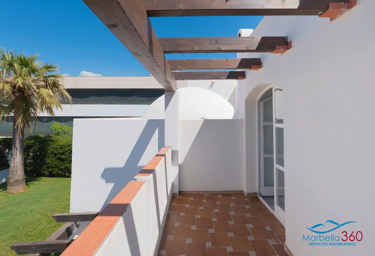 Terrassa de Casa o xalet en venda en Marbella amb Aire condicionat, Jardí privat i Terrassa