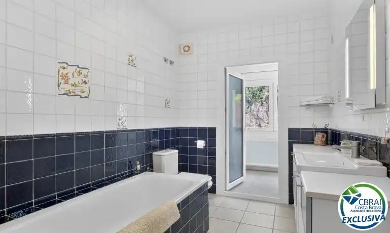 Casa con piscina en venta en Calle Belgica 174 174, imagen 23