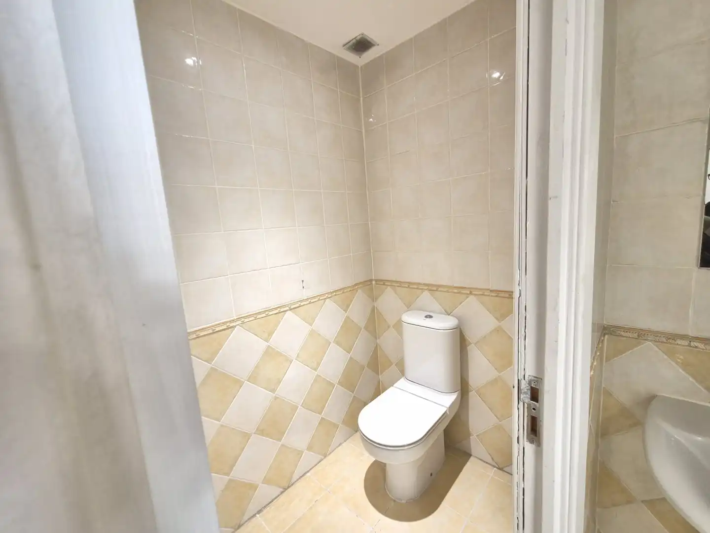 Baño de Local en venta en Majadahonda con Aire acondicionado y Calefacción
