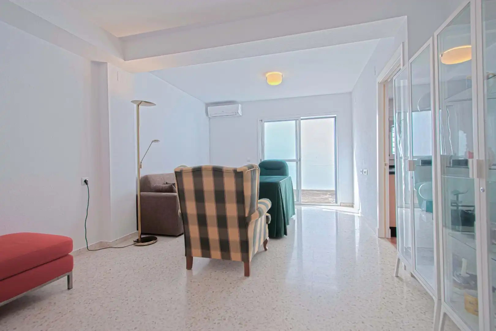 Sala de estar de Casa adosada en venta en Espartinas con Aire acondicionado y Amueblado