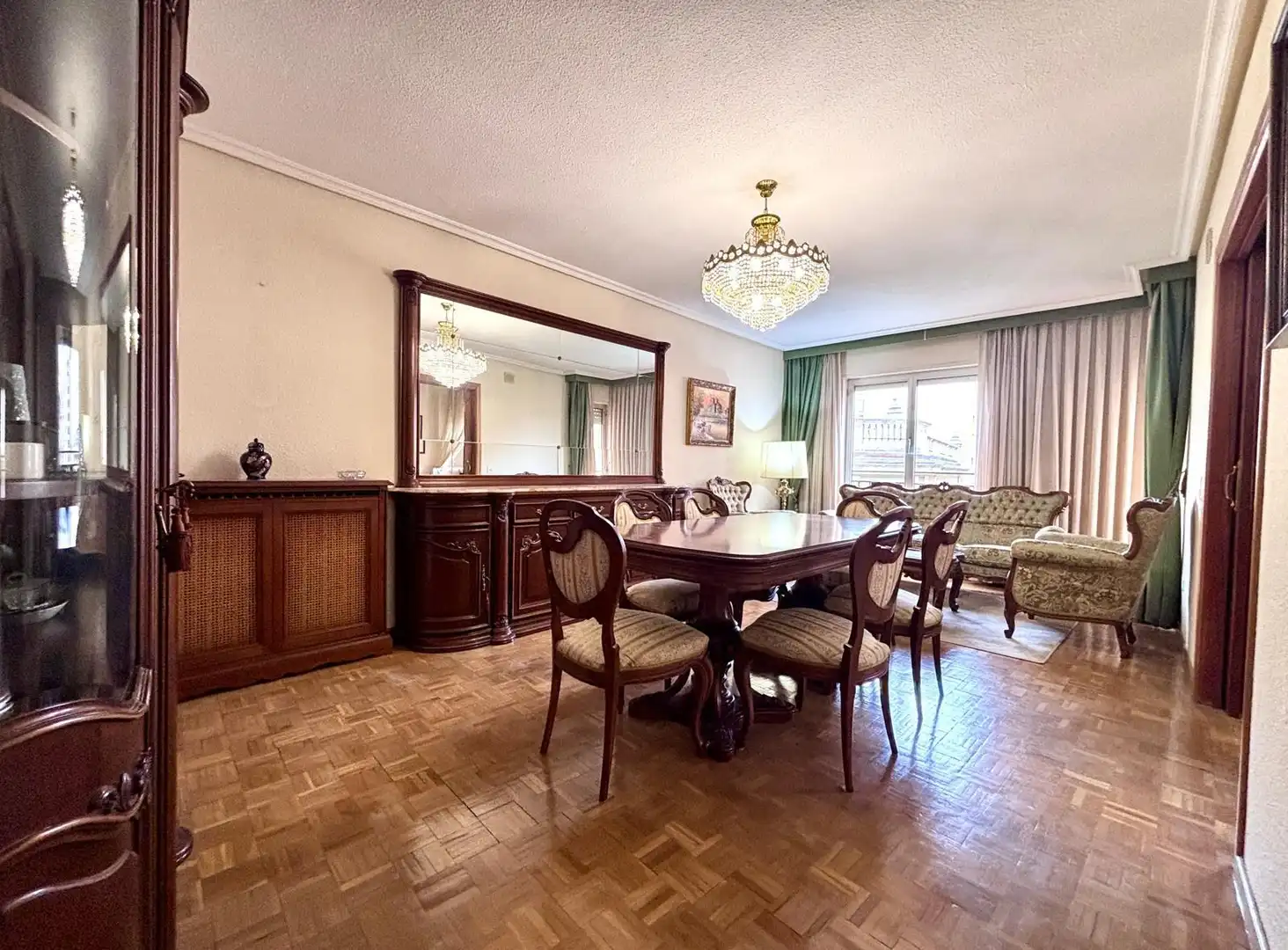 Comedor de Piso en venta en Salamanca con Calefacción, Parquet y Amueblado