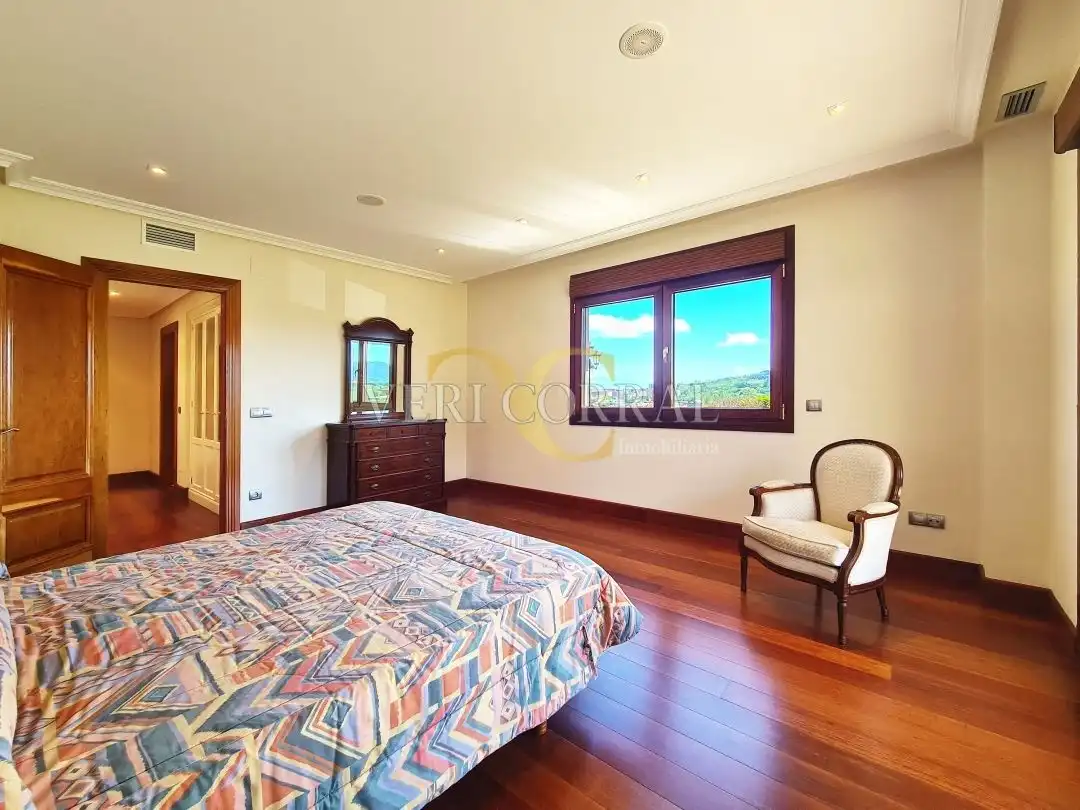 Habitación de Casa o chalet en venta en Oviedo  con Calefacción, Jardín privado y Terraza