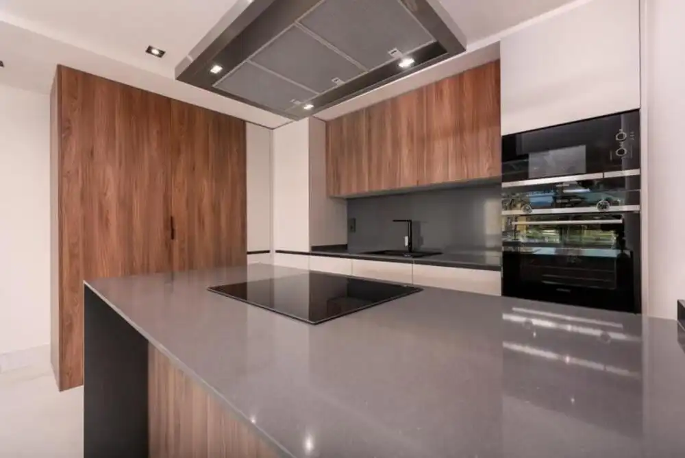 Cuina de Apartament de lloguer en Marbella amb Aire condicionat, Terrassa i Piscina