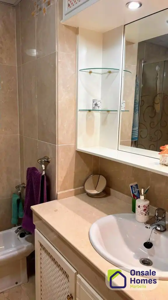 Bathroom of Flat for sale in Marbella Centro