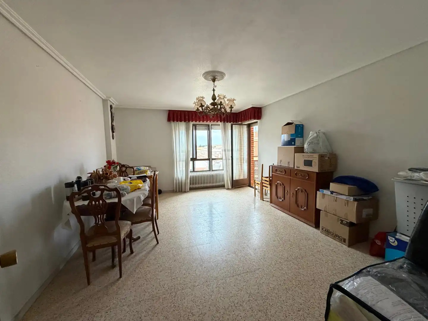 Sala de estar de Piso en venta en Bolaños de Campos con Calefacción, Terraza y Trastero