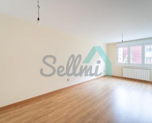 Bedroom of Flat to rent in Siero  with Heating and Storage room