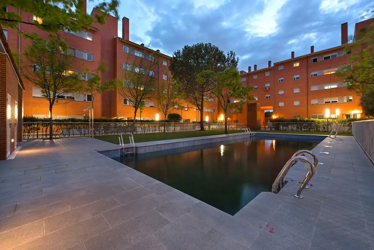 Piscina de Pis en venda en Madrid amb Piscina comunitària