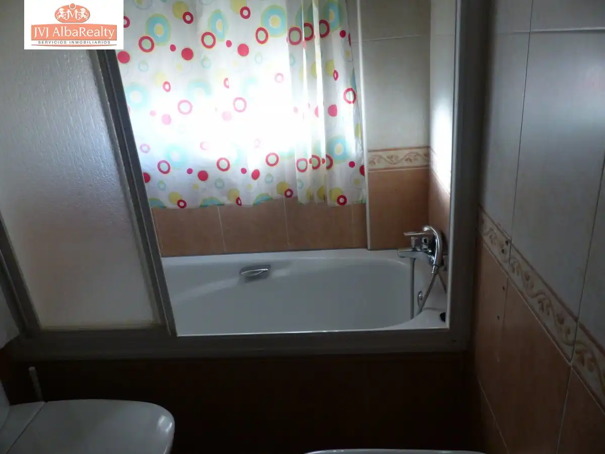 Baño de Casa adosada en venta en Albacete con Calefacción y Balcón