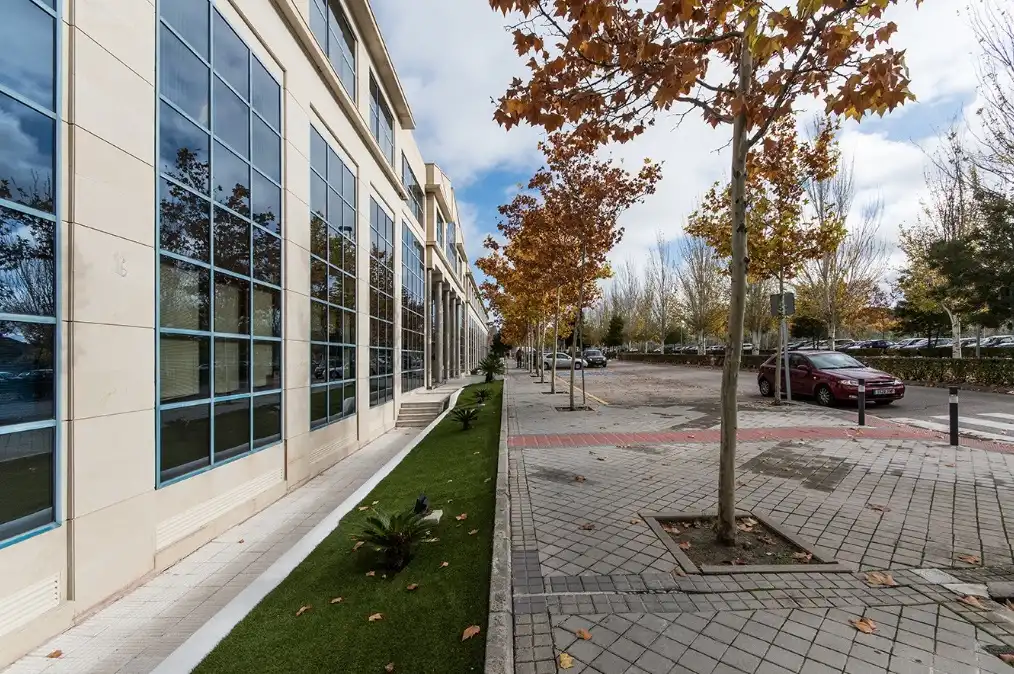 Vista exterior de Local en venta en Las Rozas de Madrid con Aire acondicionado, Calefacción y Alarma