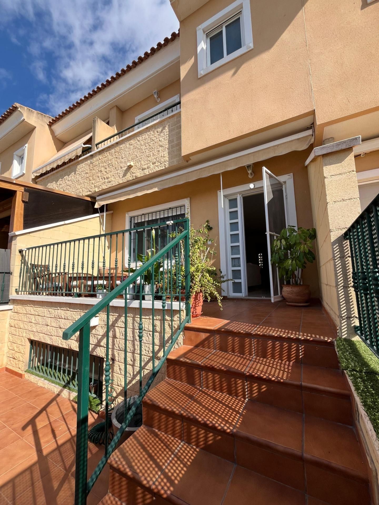 Exterior view of Duplex for sale in Elche / Elx  with Air Conditioner, Heating and Private garden