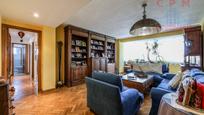 Living room of Flat to rent in  Madrid Capital  with Air Conditioner, Heating and Parquet flooring