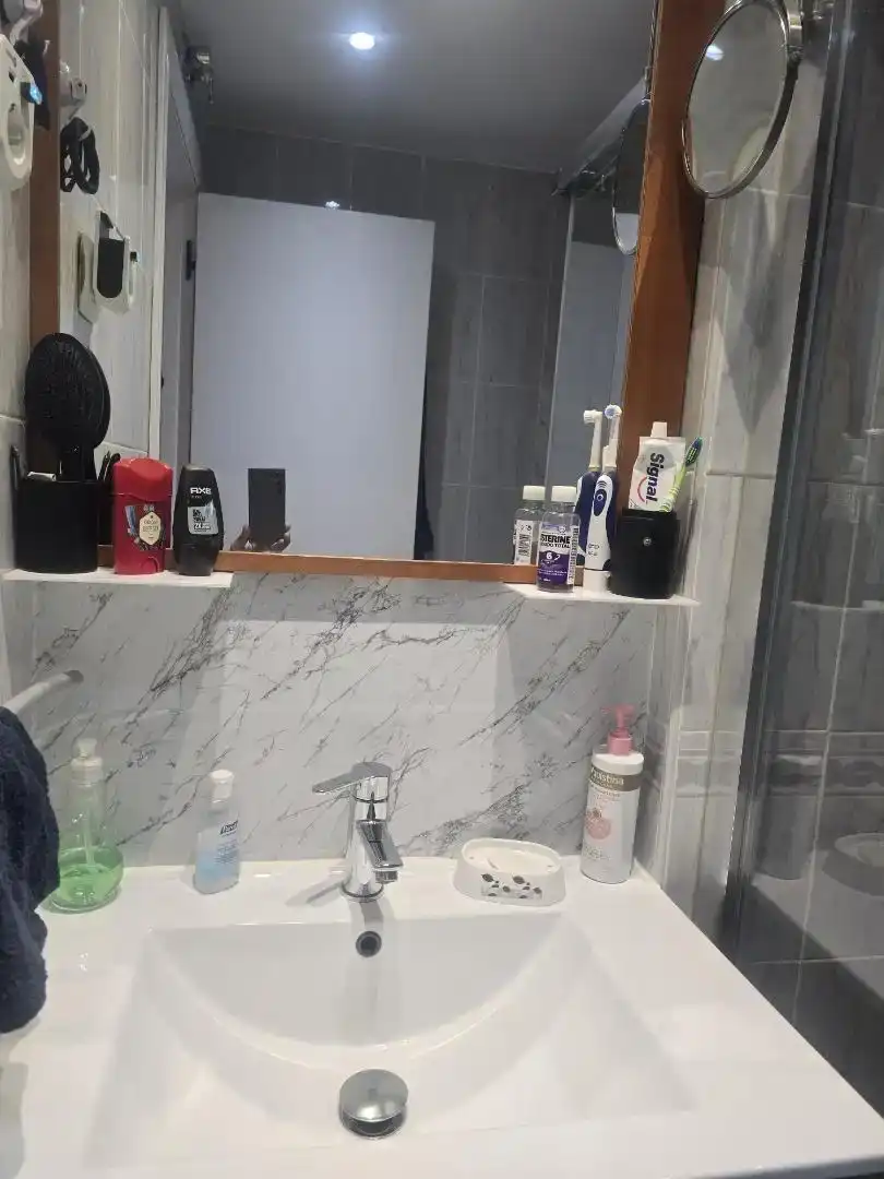 Baño de Piso para compartir en Madrid con Parquet, Piscina y Amueblado