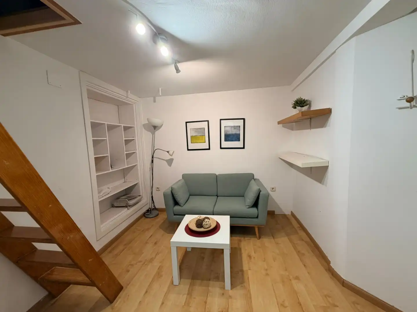 Sala d'estar de Dúplex en venda en Madrid amb Calefacció i Moblat