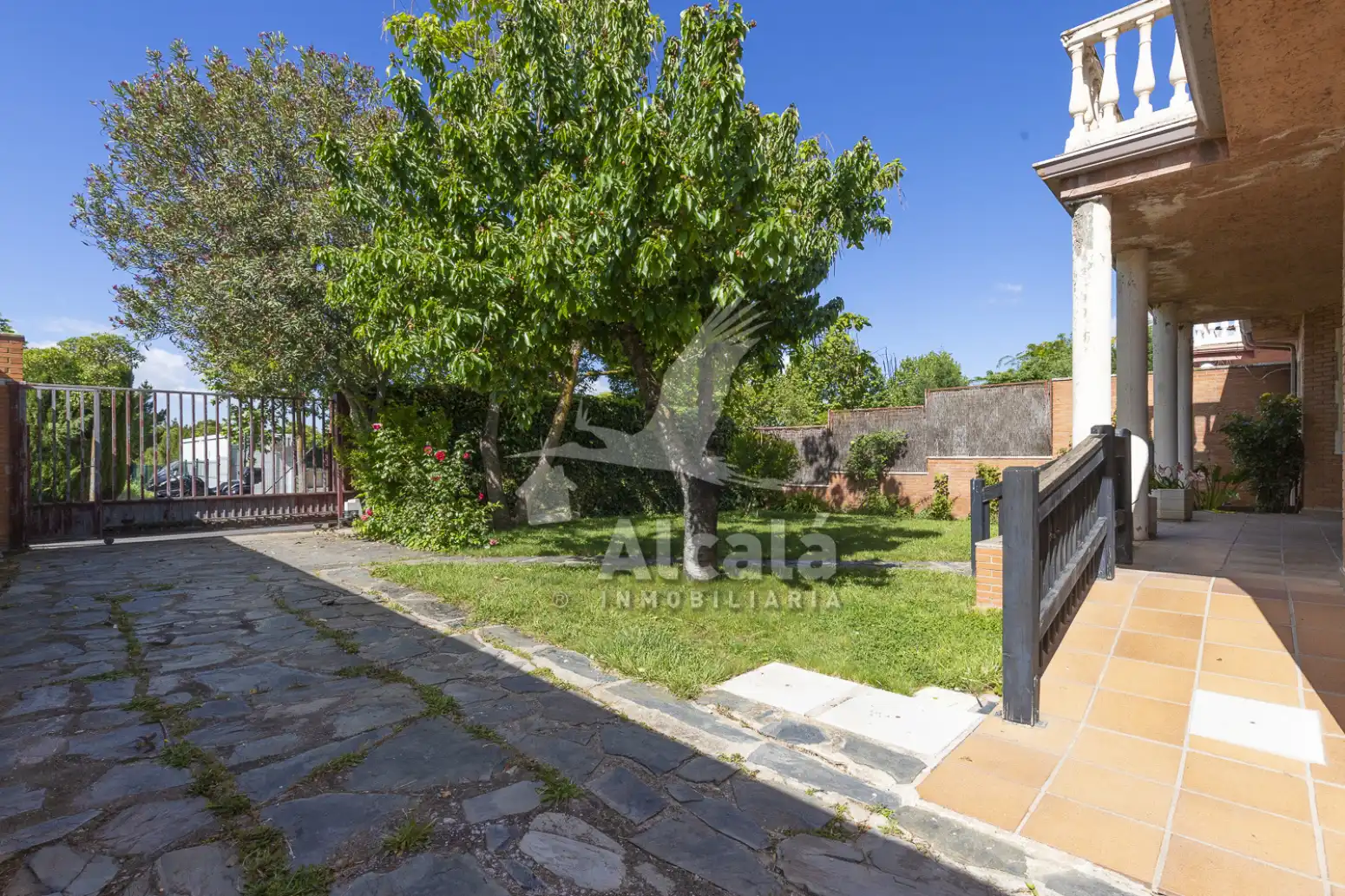 Jardín de Casa adosada en venta en Villalbilla con Aire acondicionado, Calefacción y Parquet