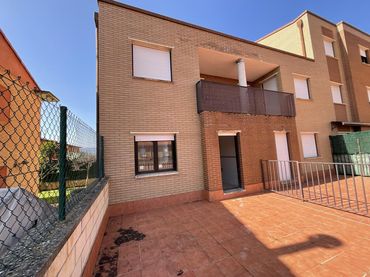 Casa a schiera con balcone in vendita a Alesanco