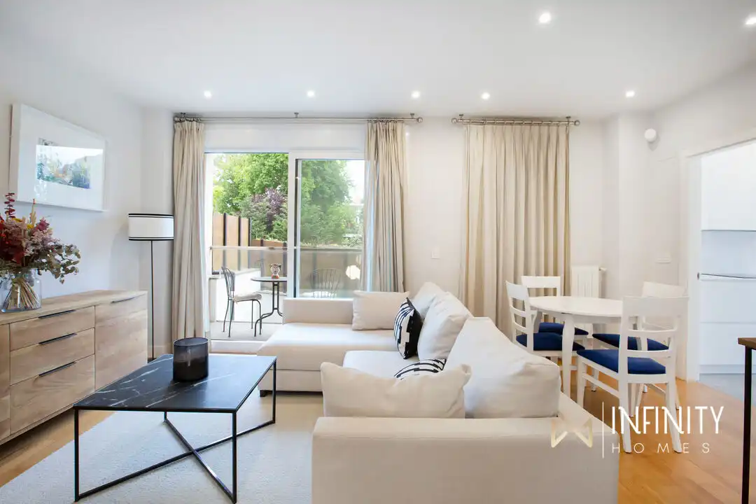 Sala d'estar de Dúplex en venda en Getxo  amb Calefacció, Jardí privat i Terrassa