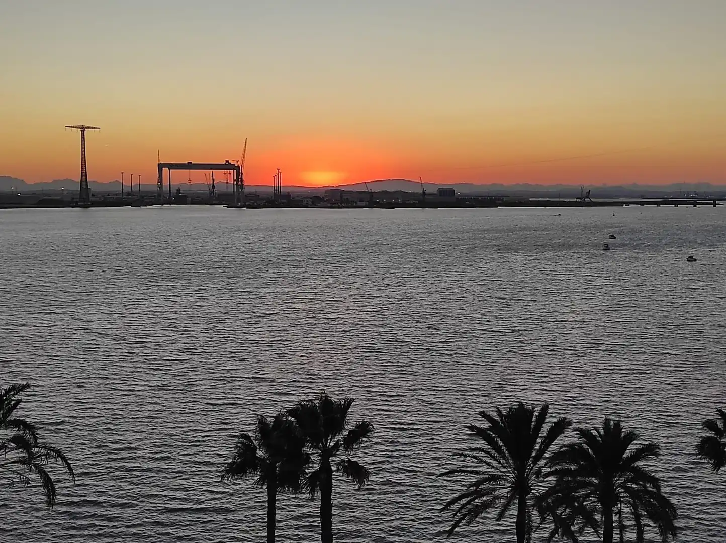 Vista exterior de Pis en venda en Cádiz amb Aire condicionat i Calefacció