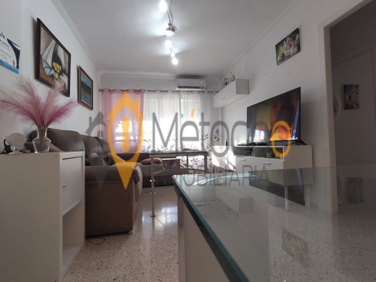 Living room of Flat for sale in Alcalá de Guadaira  with Air Conditioner, Balcony and Community pool