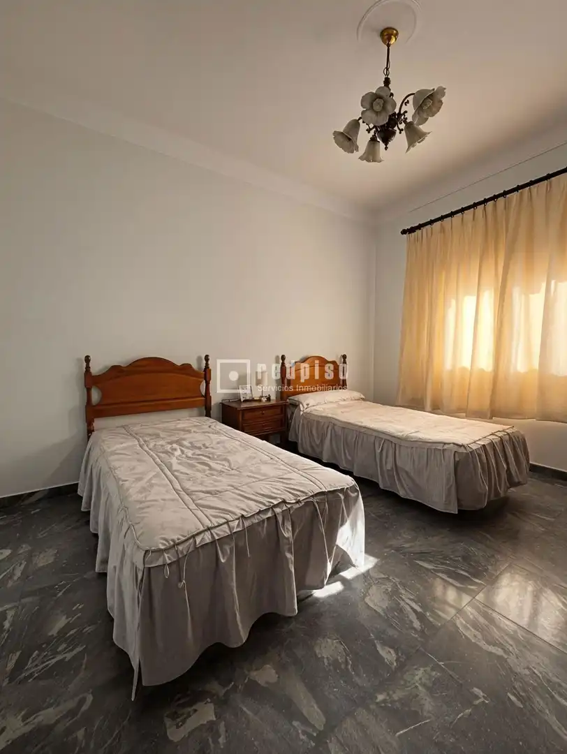 Habitación de Casa o chalet en venta en Mairena del Aljarafe con Aire acondicionado, Trastero y Alarma