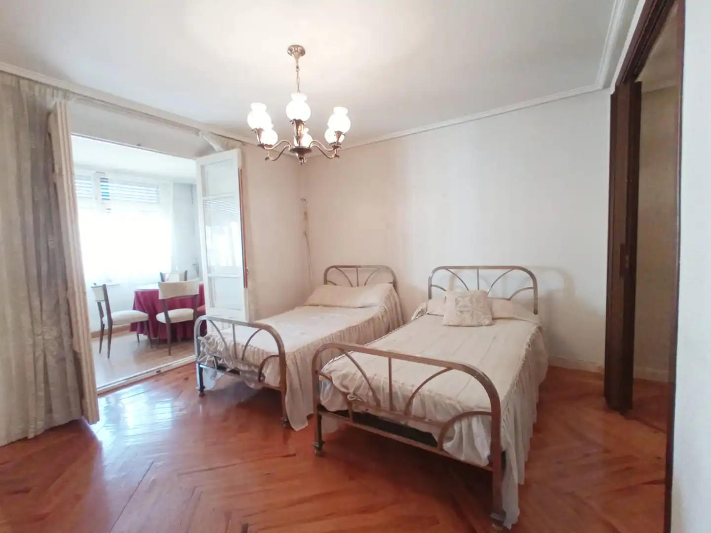 Habitación de Piso en venta en Burgos con Calefacción, Parquet y Balcón