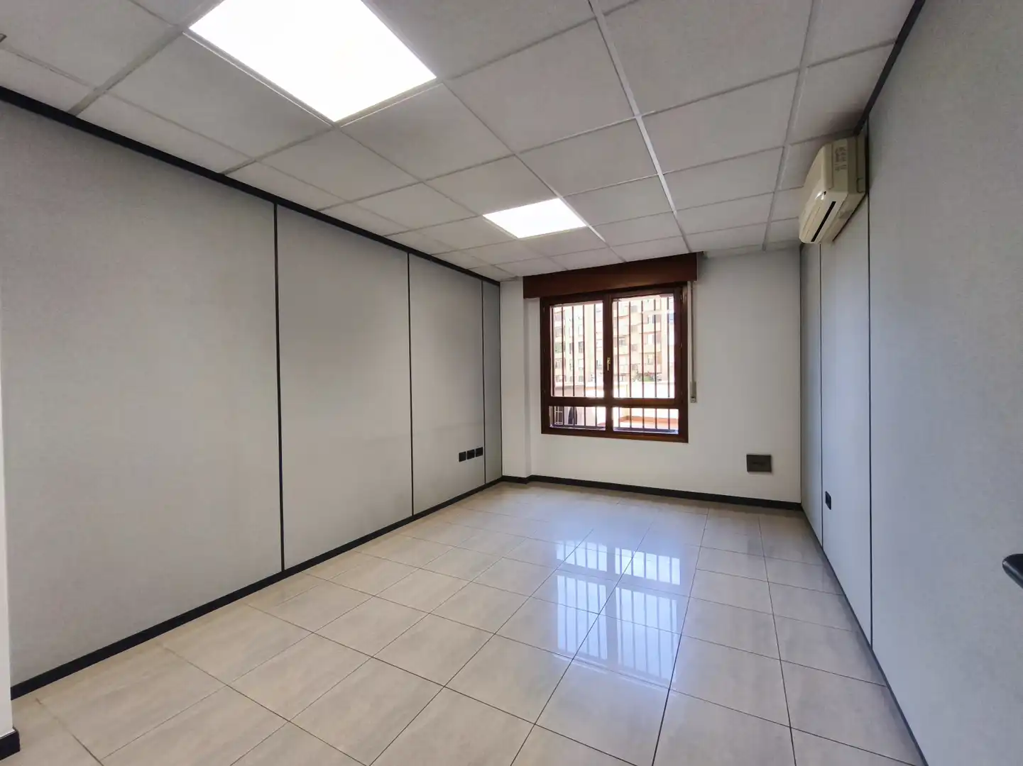 Oficina de lloguer en  Logroño amb Aire condicionat i Calefacció