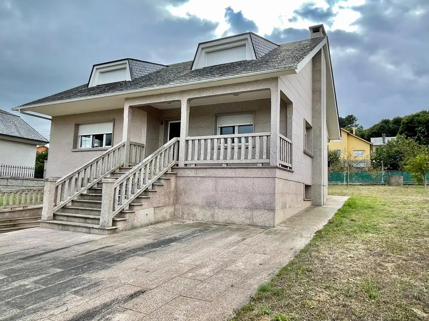Vista exterior de Casa o chalet en venta en Lugo con Calefacción, Jardín privado y Parquet
