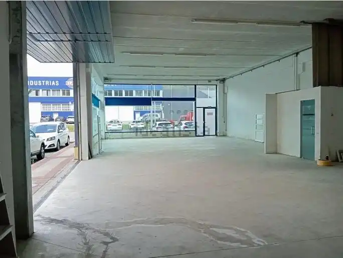 Fabrikhallen zum Verkauf in Ezcabarte