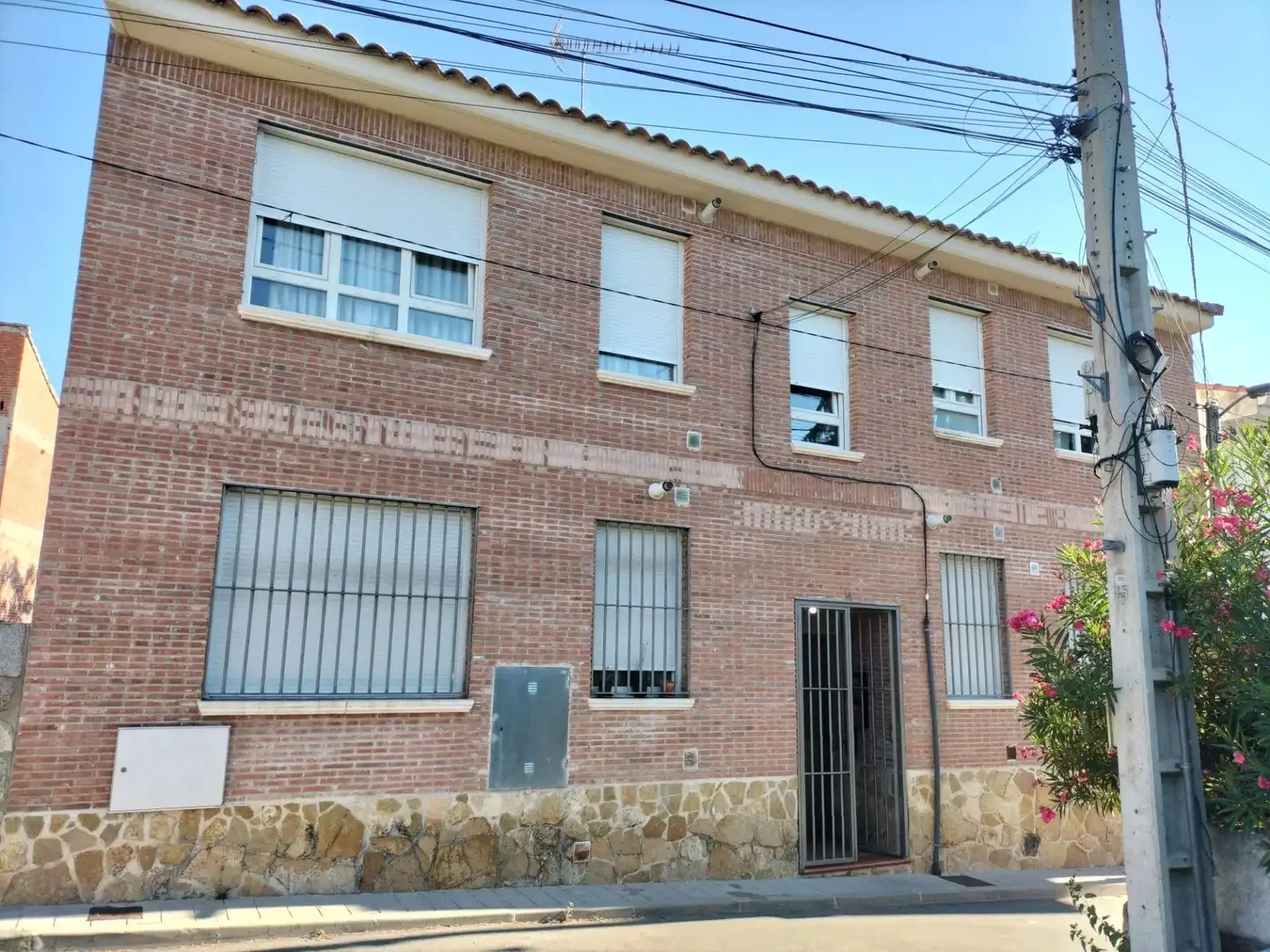 Vista exterior de Planta baixa en venda en Navalagamella amb Terrassa i Traster