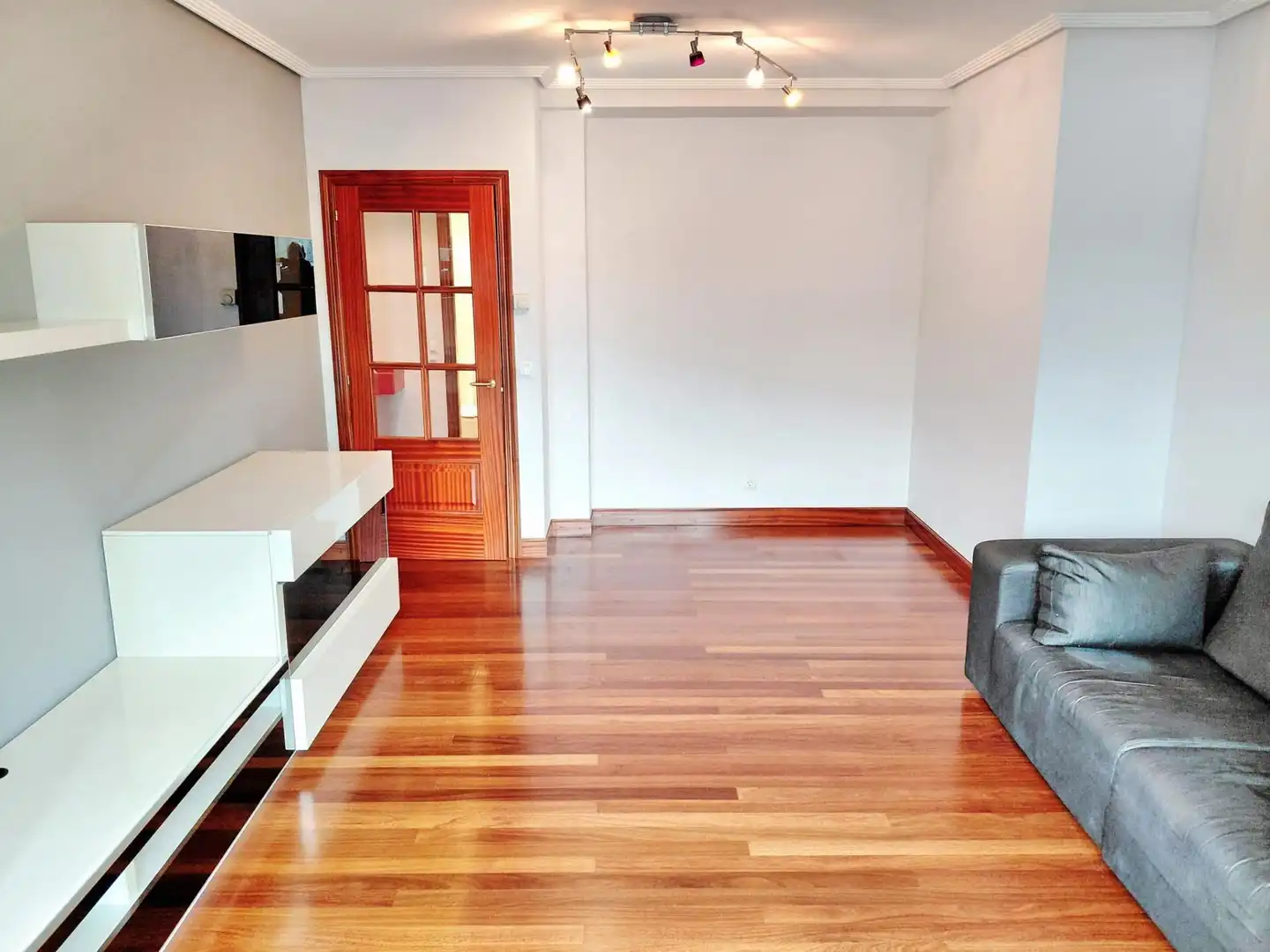 Sala de estar de Piso de alquiler en Getxo  con Calefacción