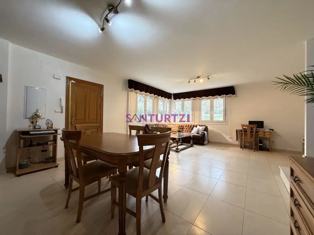 Living room of Detached homes for sale in Castro-Urdiales  with Heating, Terrace and Furnished
