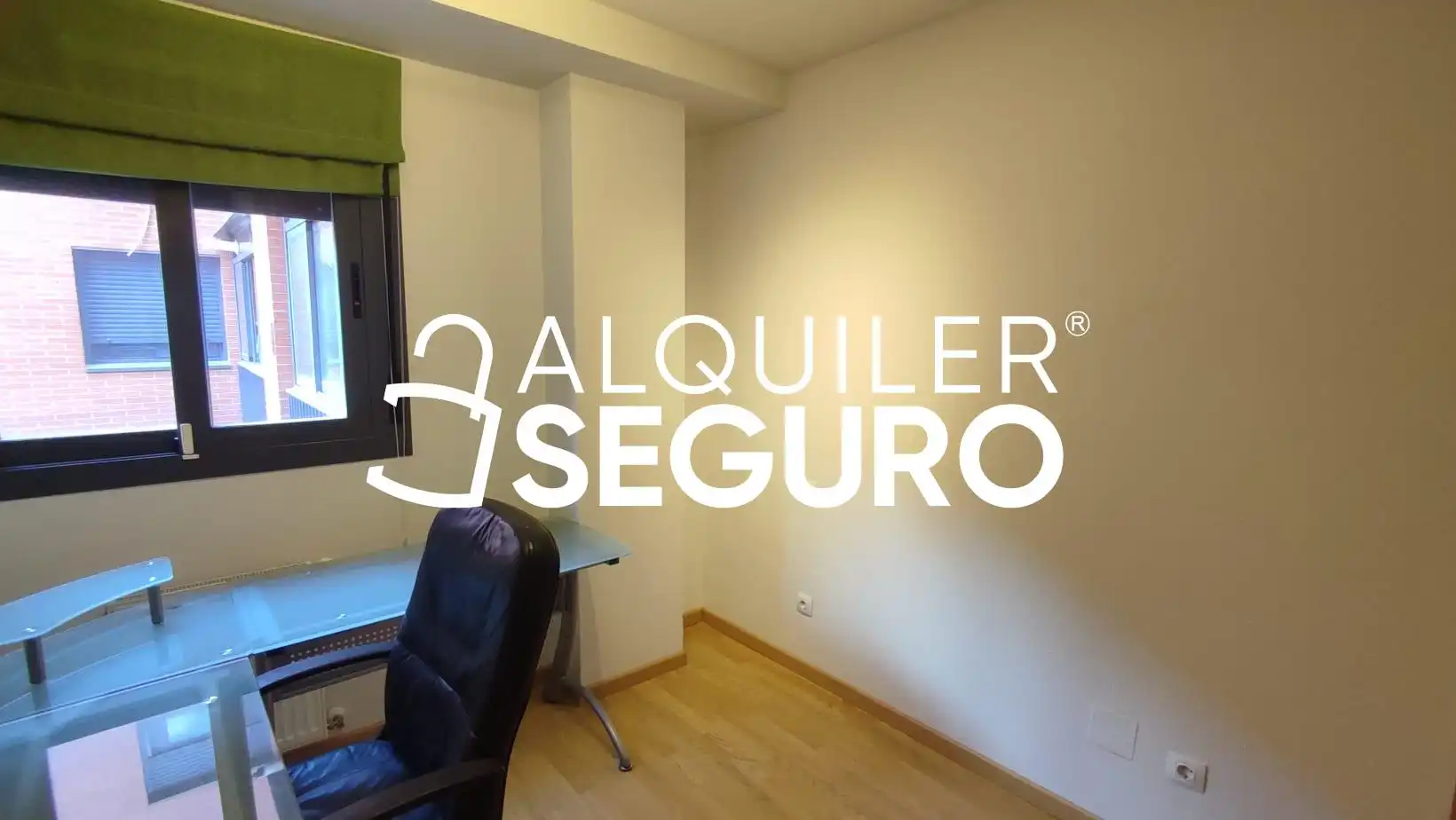 Piso de alquiler en Paracuellos de Jarama con Calefacción, Trastero y Amueblado