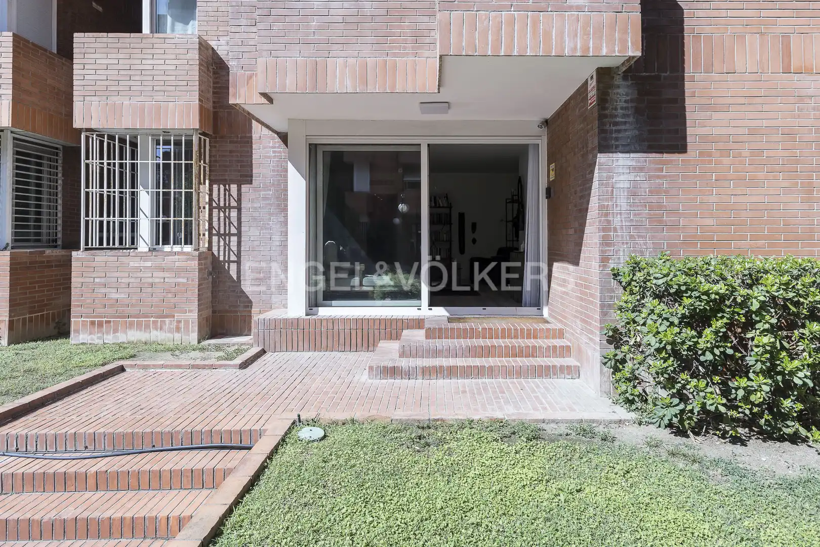 Vista exterior de Piso en venta en Barcelona con Aire acondicionado, Calefacción y Jardín privado