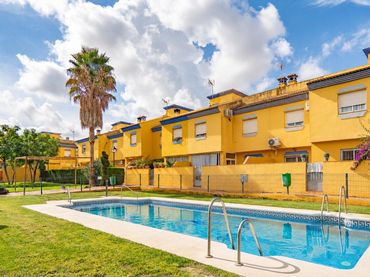 Reihenhaus mit Pool zum Verkauf in Sierra de Yeguas