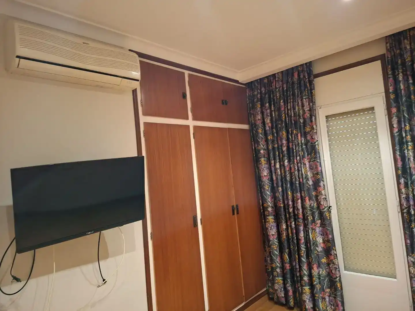 Dormitori de Casa adosada en venda en Vilafant amb Aire condicionat i Balcó