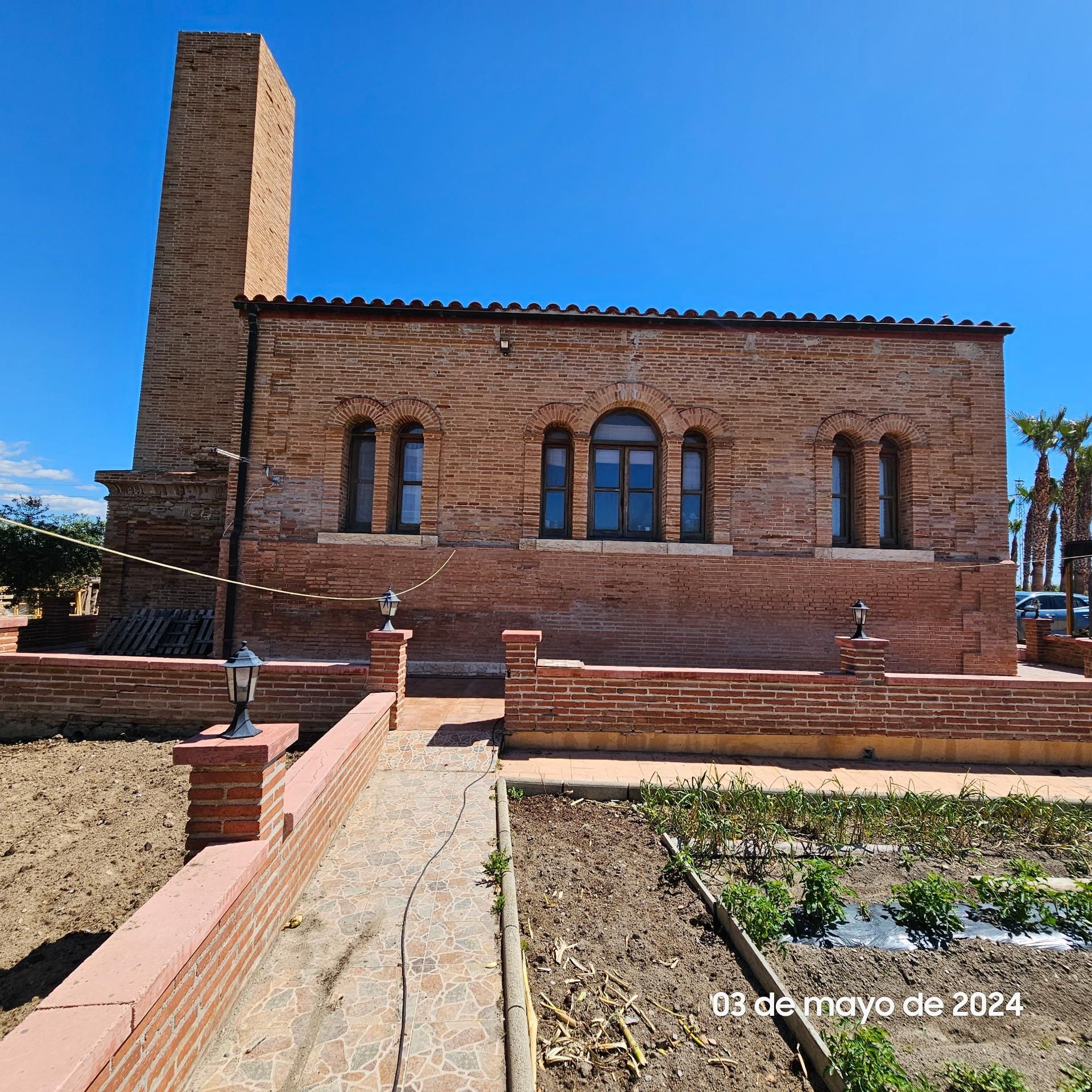 Vista exterior de Finca rústica en venda en Sant Carles de la Ràpita amb Aire condicionat, Jardí privat i Terrassa